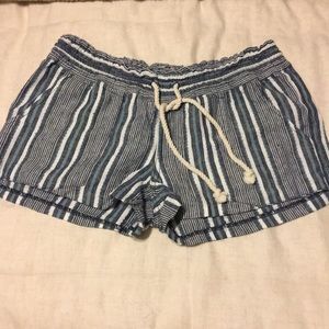 Roxy Blue Elasticized Beach Shorts in size 10